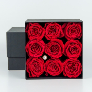 цветочная коробка с розы 