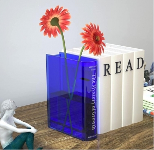 Акриловая ваза для цветов в форме книги 