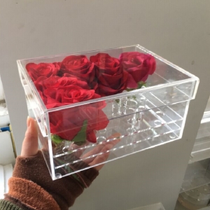 роскошный прозрачный акриловый цветок 12 роз подарочная коробка 